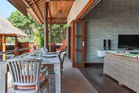 Villa Agung Nusa Lembongan  Ngoại thất bức ảnh