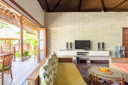 Villa Agung Nusa Lembongan  Ngoại thất bức ảnh